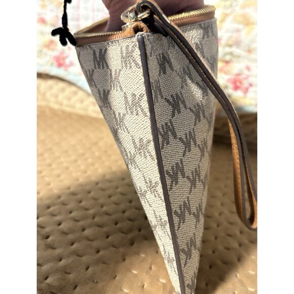 Michael Kors Jet Set Logo Coated Canvas Pouch - Beige - Picture 4 of 9